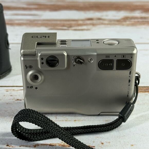 Canon ELPH APS Film Camera Silver with Case & Built-in Flash - Picture 4 of 6